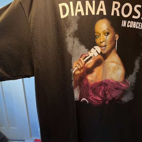 Diana Ross Tour Tee 2015 🎤⭐️ - Picture 2 of 4